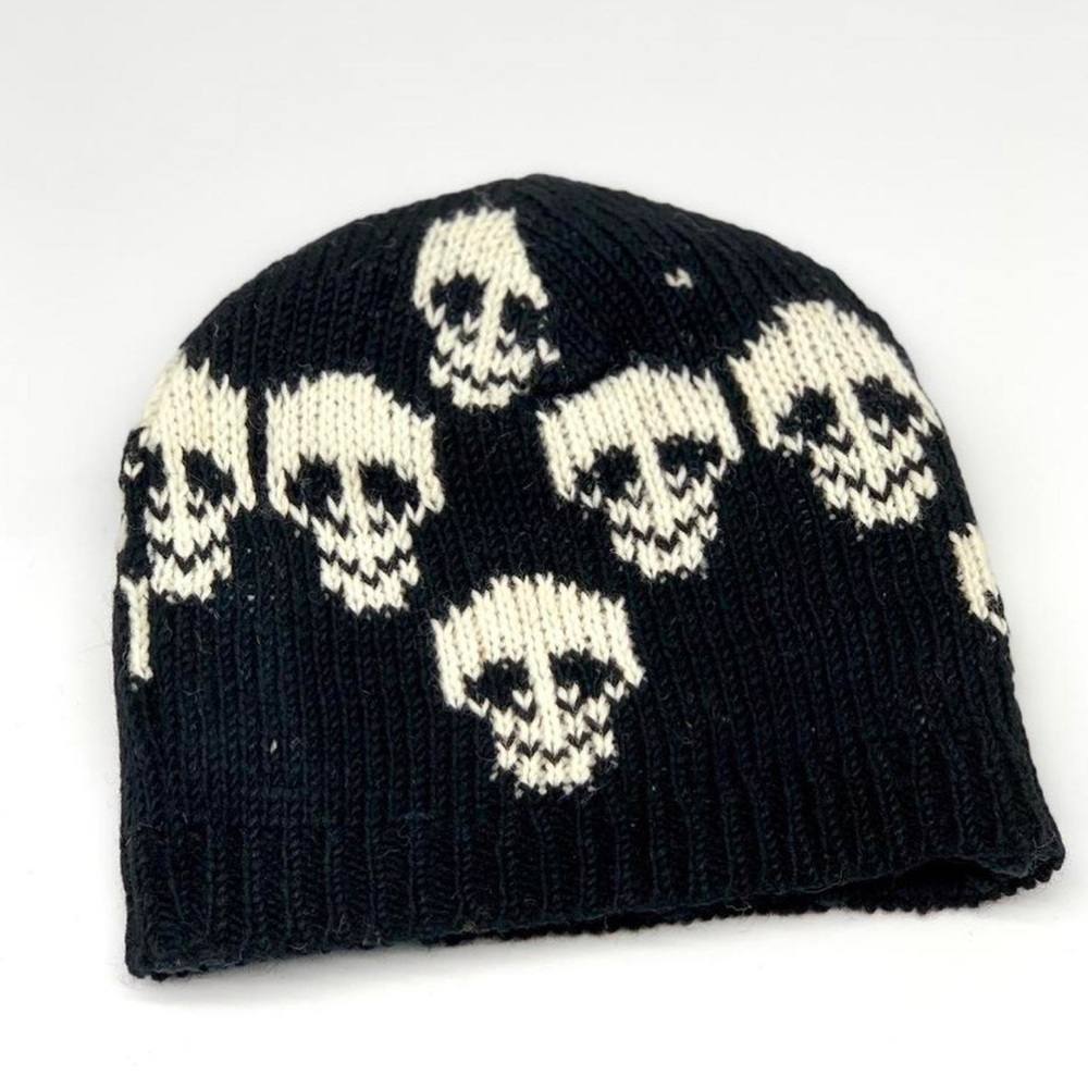 Wool Cap with Skulls
